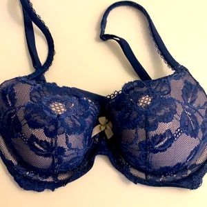 Victoria’s Secret Body by Victoria Lined Demi Convertible Bra